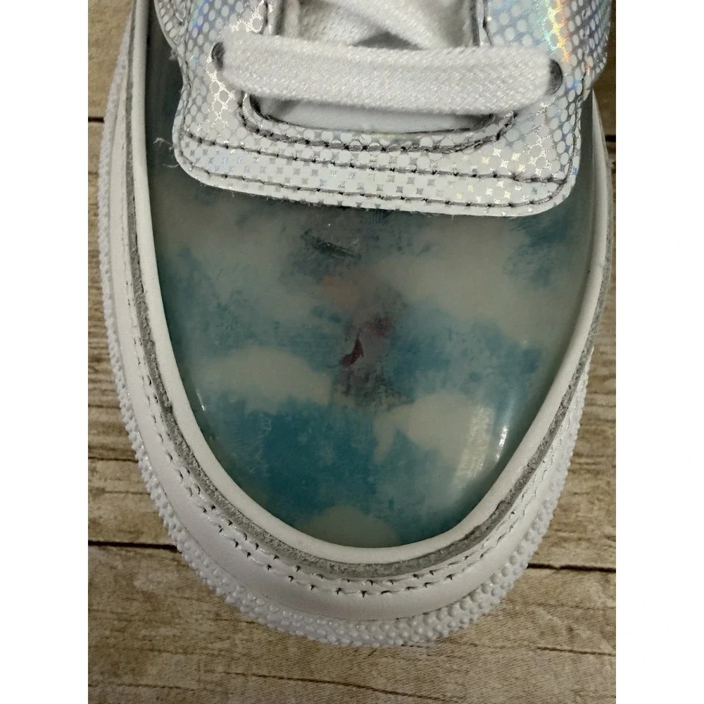 Reebok see photos